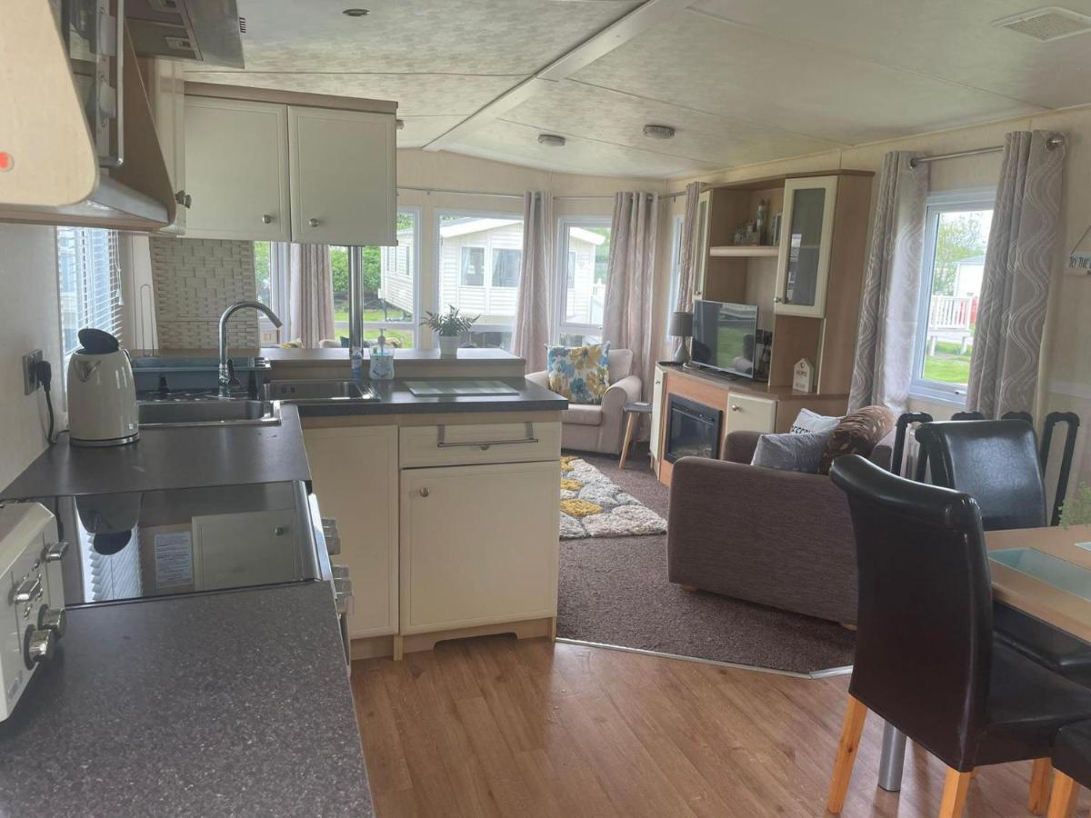 Remarkable 2-Bed Villa Caravan In Driffield Skipsea Exterior foto